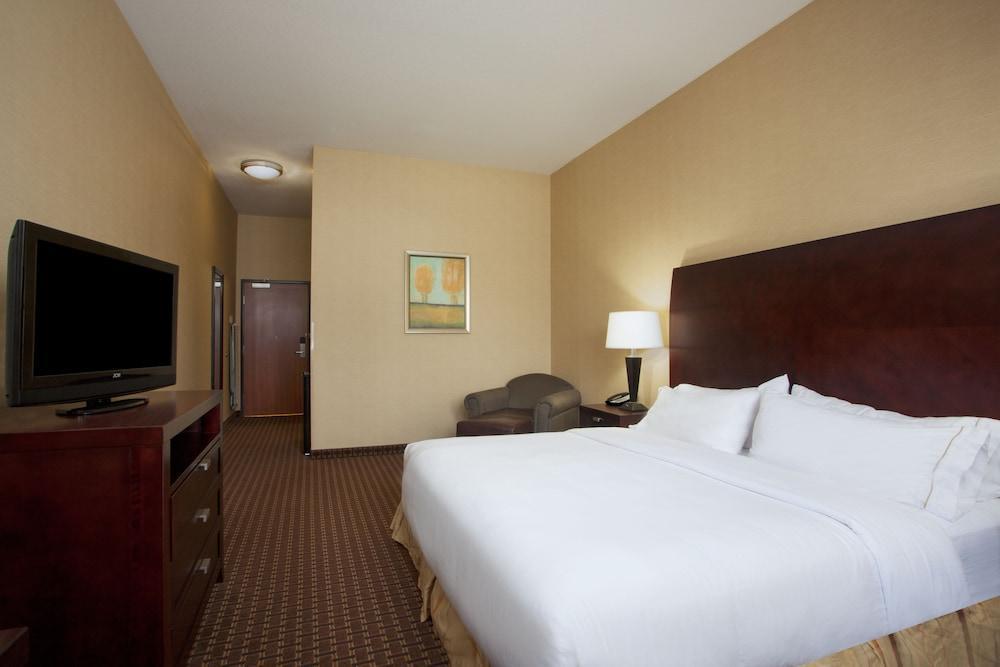 Holiday Inn Express Newport By Ihg Экстерьер фото