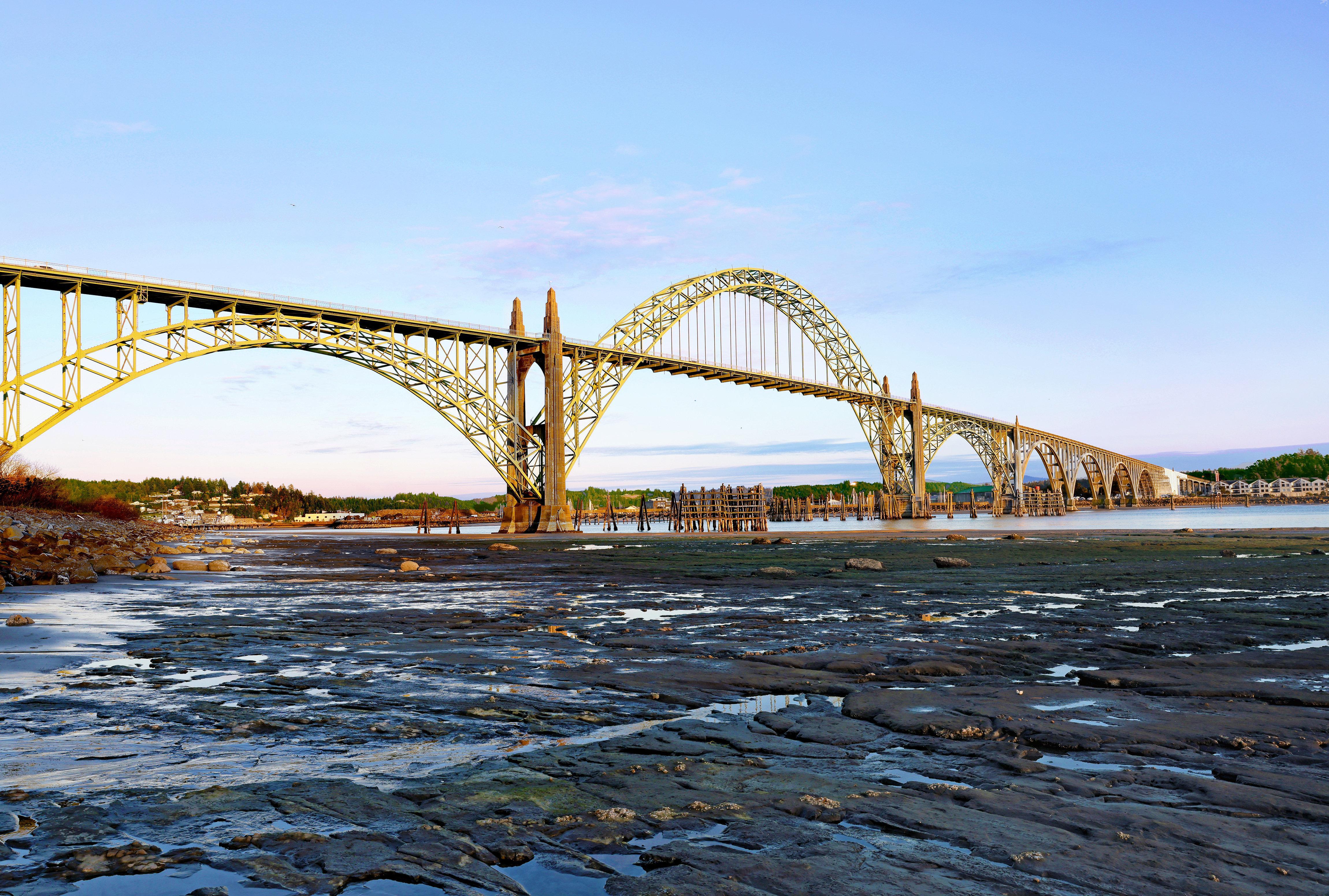 Holiday Inn Express Newport By Ihg Экстерьер фото