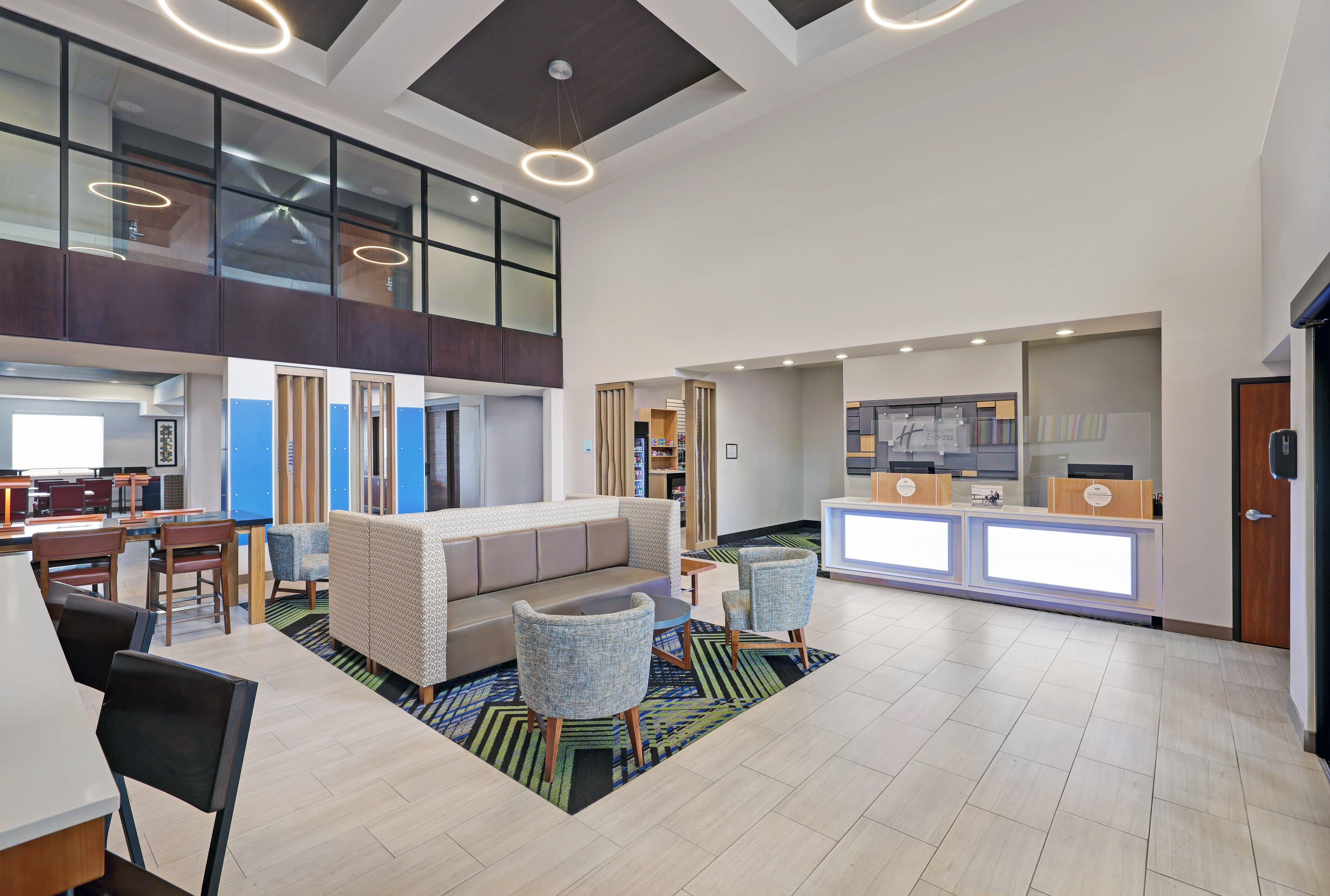 Holiday Inn Express Newport By Ihg Экстерьер фото