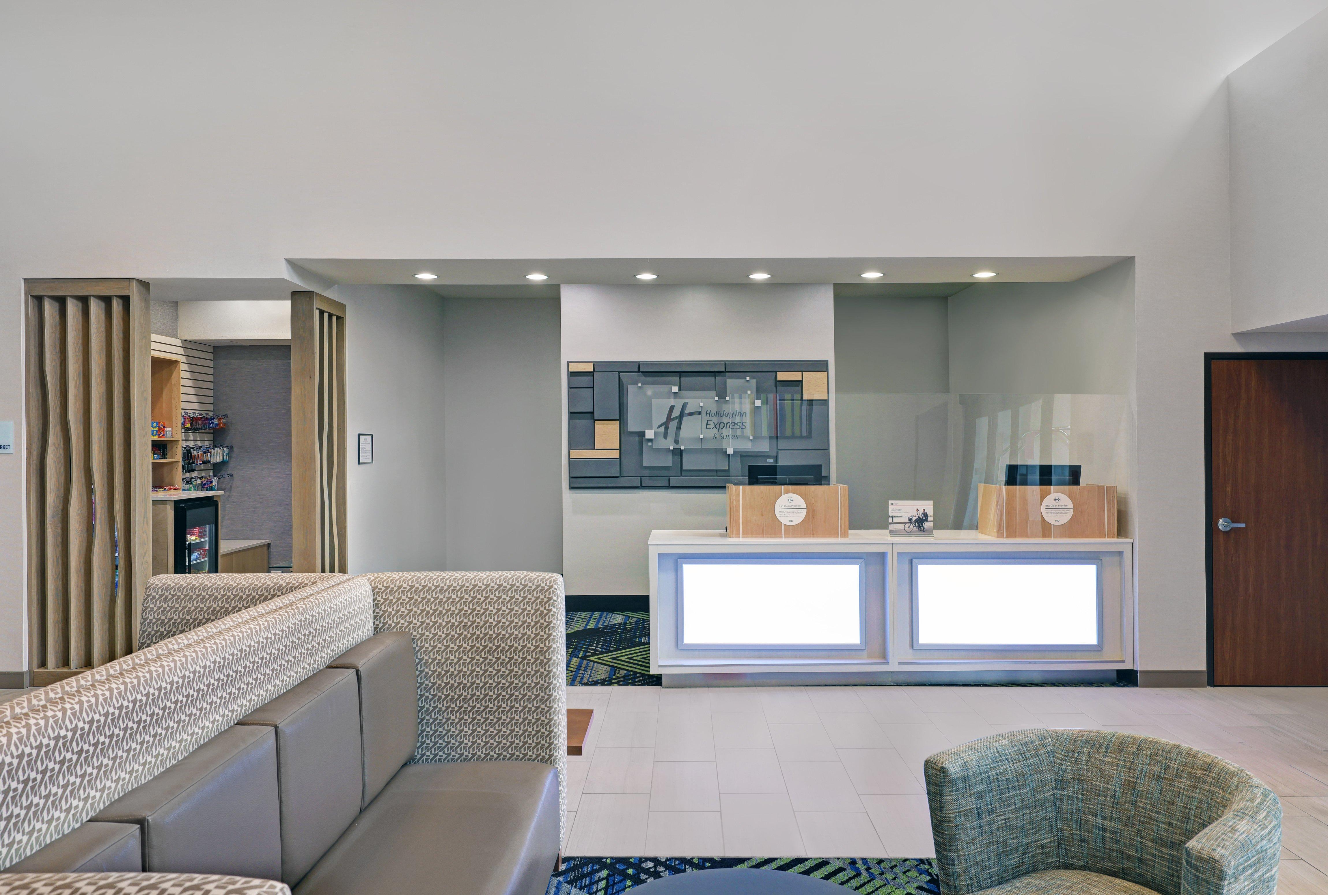 Holiday Inn Express Newport By Ihg Экстерьер фото
