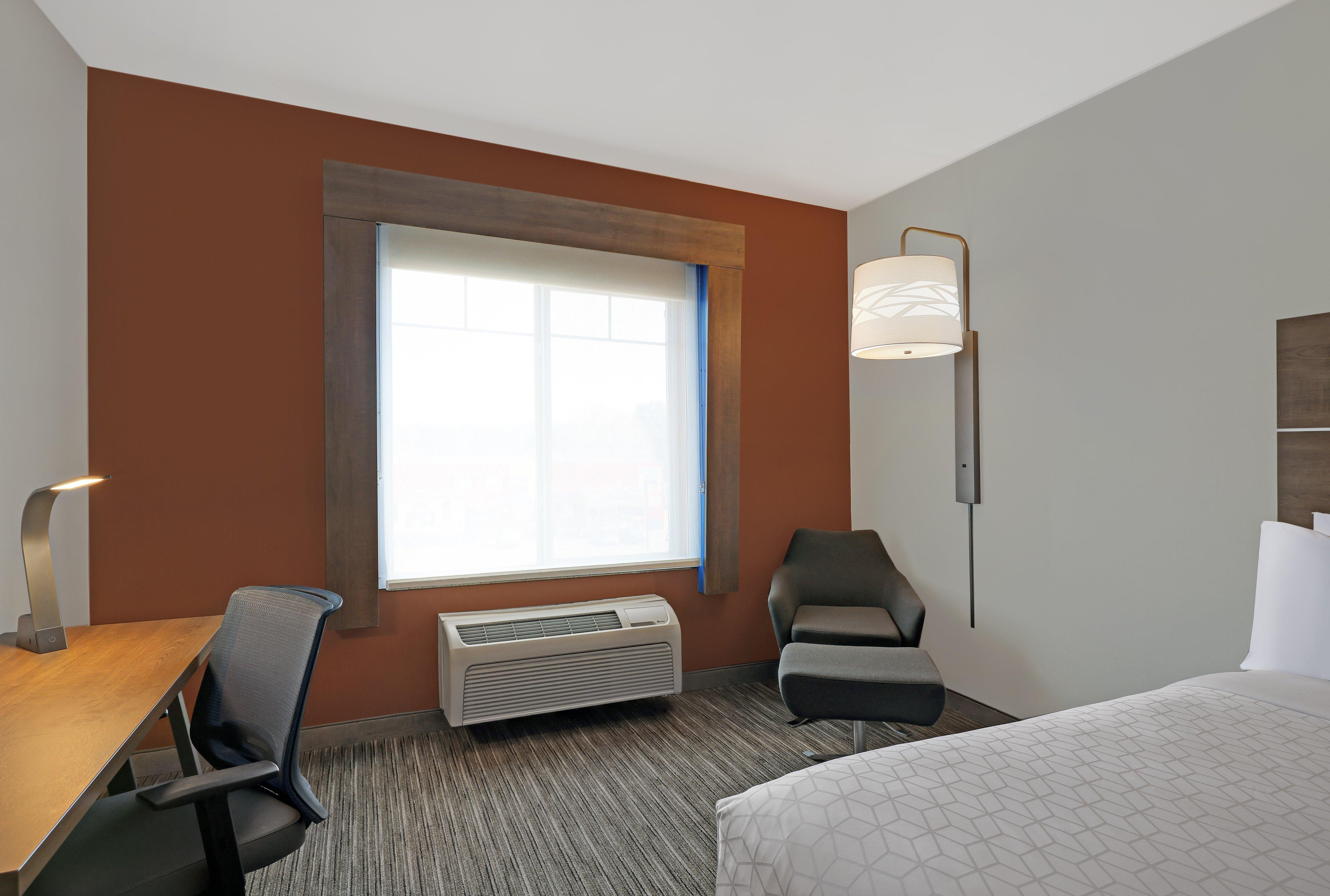 Holiday Inn Express Newport By Ihg Экстерьер фото