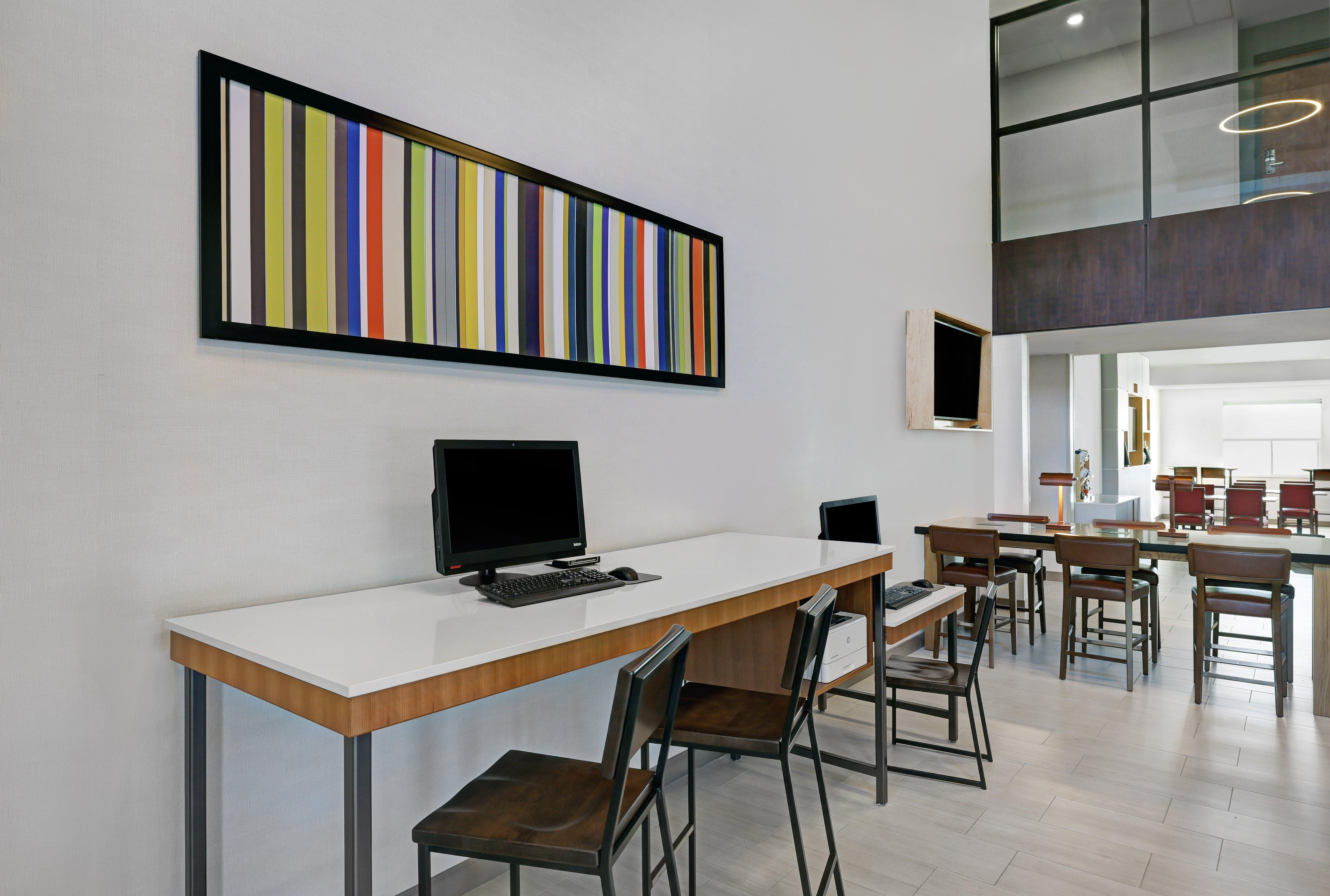Holiday Inn Express Newport By Ihg Экстерьер фото