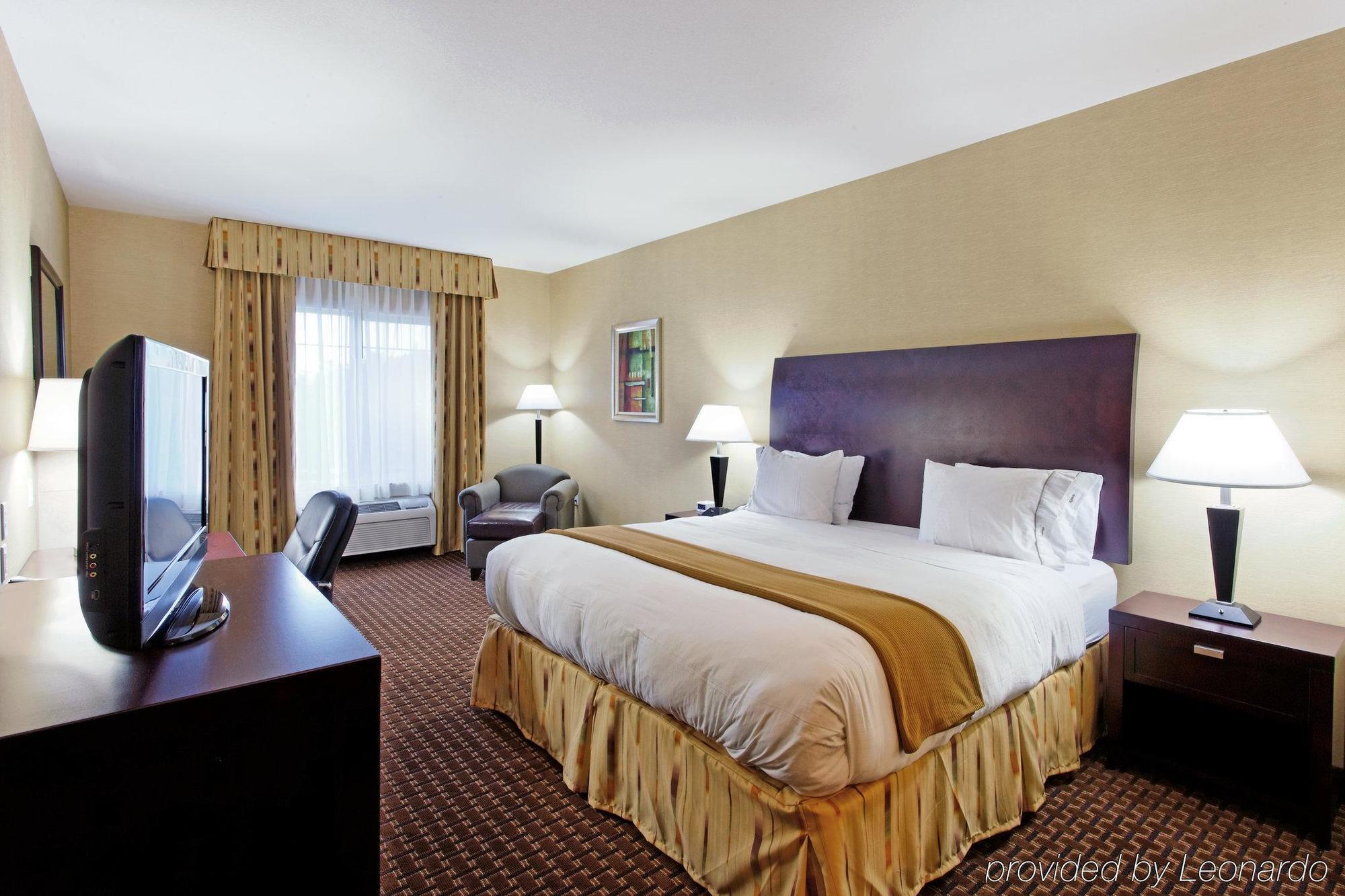 Holiday Inn Express Newport By Ihg Номер фото