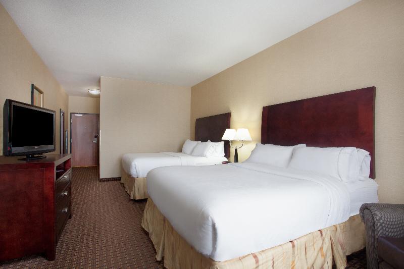 Holiday Inn Express Newport By Ihg Экстерьер фото
